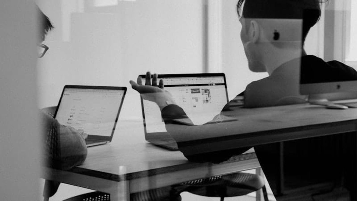 How to Earn Backlinks Without Outreach